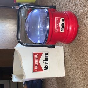 VINTAGE MARLBORO FLASH LIGHT!!!!!!